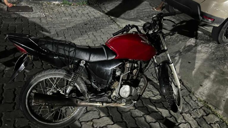 Jovem-e-detido-por-direcao-perigosa-e-fuga-da-policia-motocicleta-estava-com-sinais-identificadores-adulterados-Foto-Reproducao-CPRL