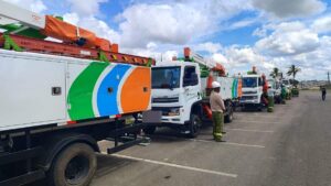 Neoenergia-Coelba-realiza-megaoperacao-para-manutencao-de-rede-eletrica-na-Avenida-Artemia-Pires-Foto-Ed-Santos-Acorda-Cidade-4