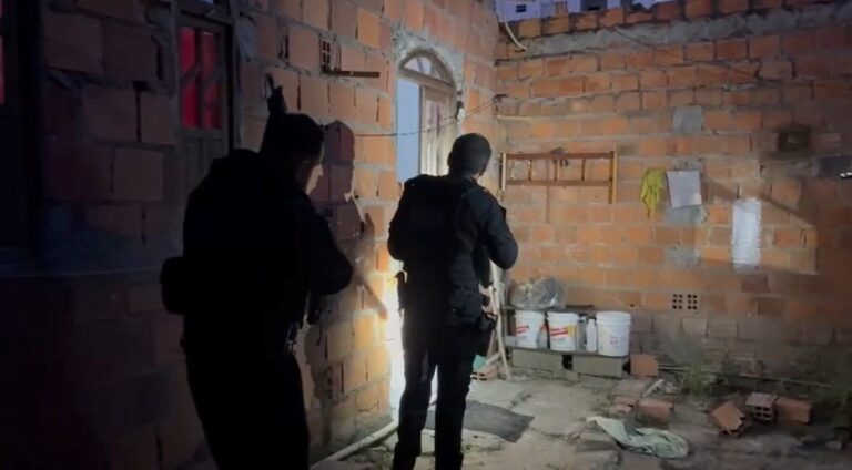 Operacao-Cavalo-de-Troia-prende-seis-suspeitos-de-envolvimento-com-trafico-de-drogas-e-homicidios-em-Feira-de-Santana