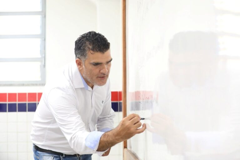 Professor-Foto-ilustrativa-Memo-Soul-050326