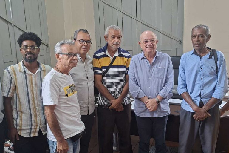 Reuniao-discute-melhorias-para-espaco-dos-fotografos-do-lambe-lambe-e-preservacao-da-tradicao-cultural-Foto-Jose-Vitor-Costa-2