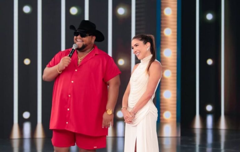 Roby-Bregones-cantor-feirense-participa-do-programa-Silvio-Santos-Foto-Reproducao-Redes-Sociais-090326