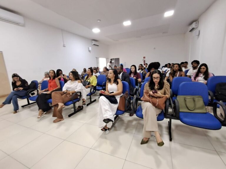Violencia-domestica-e-familiar-e-tema-de-treinamento-na-sede-da-OAB-em-Feira-de-Santana-Foto-Ney-Silva-Acorda-Cidade-3