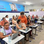 escola-colegio-idosos-alunos-adultos-computador-educacao-digital-informatica-foto-divulgacao-