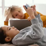 excesso-de-telas-Credito-Freepik