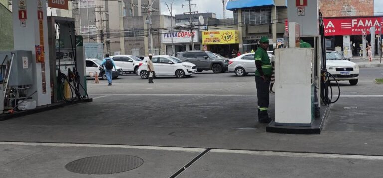 posto-de-combustivel-na-Av-Getulio-Vargas