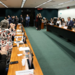 CCJ-Comissao-parlamentares-deputados-senadores-votacao-escala-6x1-PEC-foto-Lula-Marques-Agencia-Brasil