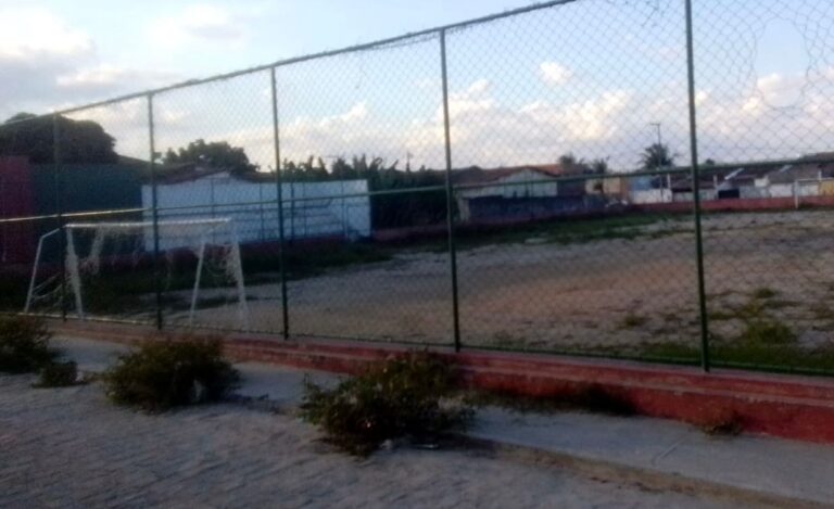 Campo-de-futebol-no-bairro-Conceicao-II