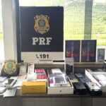 Canetas-de-emagrecimento-ilegais-e-celulares-sao-apreendidos-em-onibus-na-BR-116-Foto-PRF-140426
