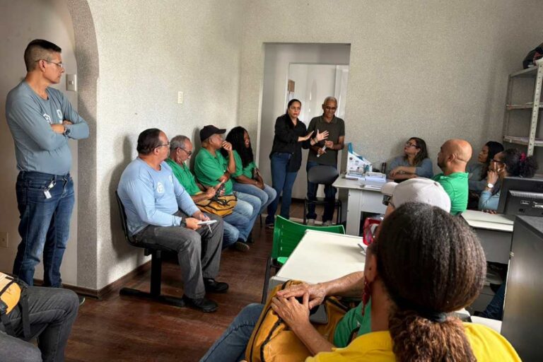 Centro-de-Endemias-reforca-combate-ao-mosquito-da-dengue-com-instalacao-de-ovitrampas-em-Feira-de-Santana-Foto-Renata-Leite