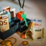 Dinheiro-e-chaves-Foto-Reproducao-Pexels