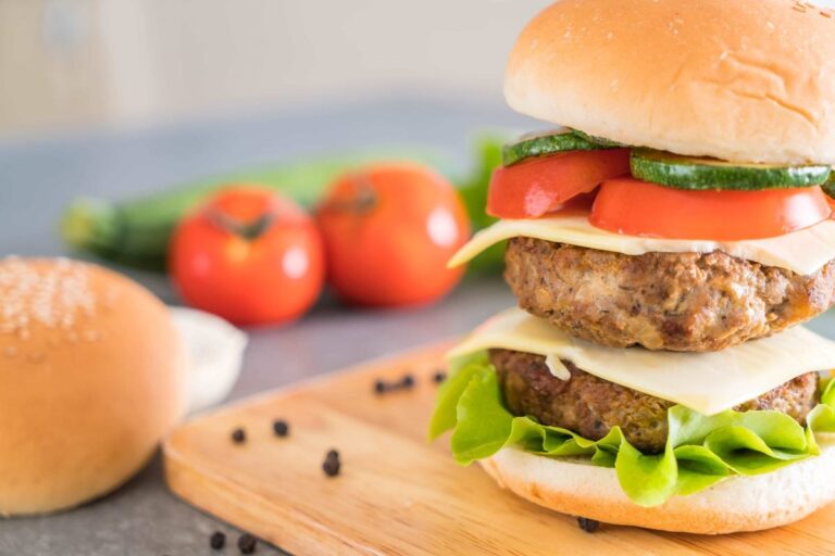 Hamburguer-Foto-Reproducao-Freepik