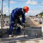 Homem-trabalhando-na-construcao-civil-Foto-Arisson-Marinho-GOVBA