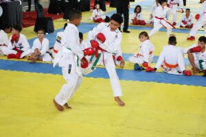 Mais-de-600-atletas-participam-do-Campeonato-Baiano-de-Karate-em-Feira-de-Santana-Foto-Washington-Nery-2