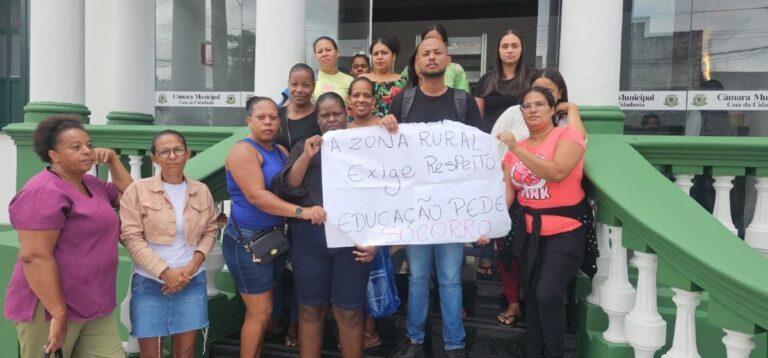 Moradores-protestam-contra-a-degradacao-da-educacao-no-Distrito-de-Maria-Quiteria-Foto-Paulo-Jose-Acorda-Cidade-140426