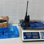 PM-apreende-7-tabletes-de-cocaina-no-bairro-Olhos-Dagua-Foto-PMBA