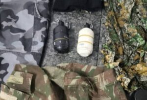 PM-aprende-granadas-e-municoes-e-recupera-veiculo-roubado-em-Salvador