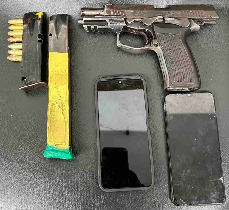 PM-liberta-familia-refem-apreende-arma-e-prende-suspeito-em-Salvador-Foto-Batalhao-Apolo