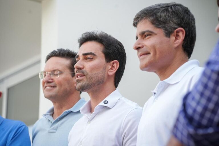 Prefeito-de-Luis-Eduardo-Magalhaes-Junior-Maraba-anuncia-apoio-a-pre-candidatura-de-ACM-Neto-ao-governo1