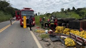 acidente-carreta-tomba-foto-reproducao-