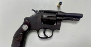 arma-apreendida-foto-policia-militar