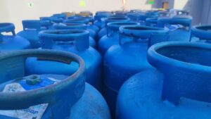 botijao-gas-de-cozinha-Acelen-foto-Ed-Santos-Acorda-Cidade-1-2