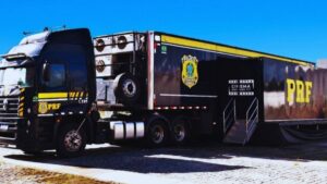 cinema-da-PRF-carreta-foto-Divulgacao-01