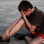 crianca-menino-chorando-triste-caiu-Foto-Michal-Jarmoluk-Pixabay