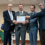 entrega-do-selo-Municipio-seguro-Luziel-Andrade-secretario-de-Prevencao-a-Violencia-de-Feira-de-Santana-foto-Ney-Silva-Acorda-Cidade-1-1