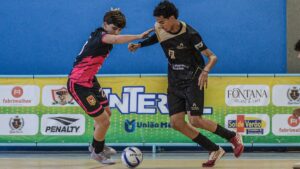 jogadores-atletas-jovens-futsal-Intercol-Uniao-Medica-2026-futebol-de-salao-foto-Lucas-Lopes-Raiz-Imagens