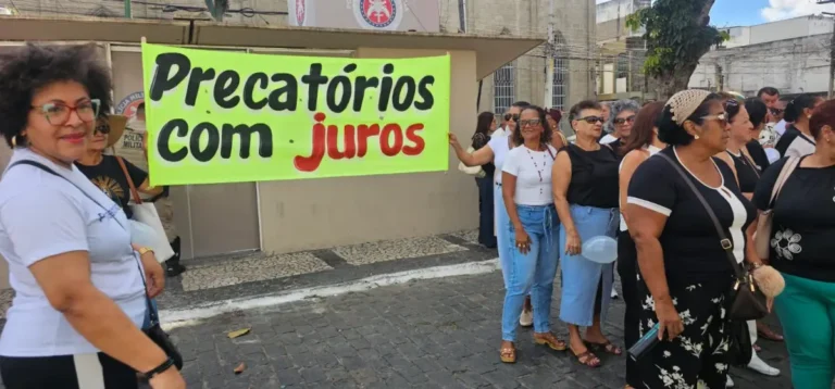 manifestacao-dos-professores-aposentados-da-rede-municipal-precatorios-ft-paulo-jose-acorda-cidade-8