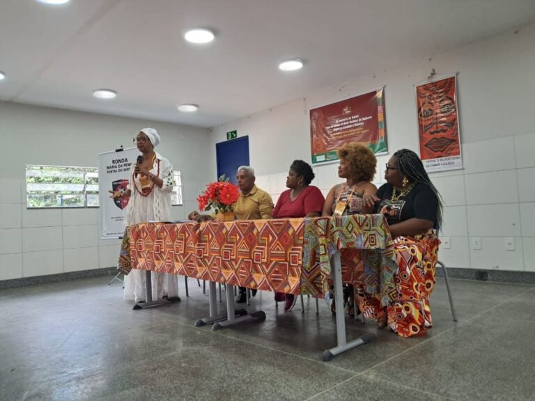 seminario-para-prevenir-a-violencia-e-a-discriminacao-contra-a-mulher-em-Feira-de-Santana-foto-Ney-Silva-Acorda-Cidade-02