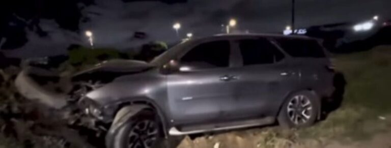 veiculo-envolvido-em-acidente-que-matou-mae-e-filho-foto-reproducao-rede-record-1