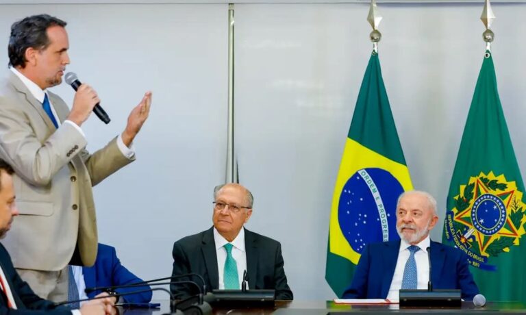 Alckimin-e-Lula-Foto-Wallison-Breno-PR
