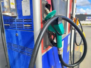 Bomba-posto-de-combustiveis-ft-ed-santos-acorda-cidade