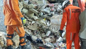 Bombeiros-resgatam-ultimo-corpo-apos-desabamento-de-imovel-em-Salvador-Foto-Divulgacao-2