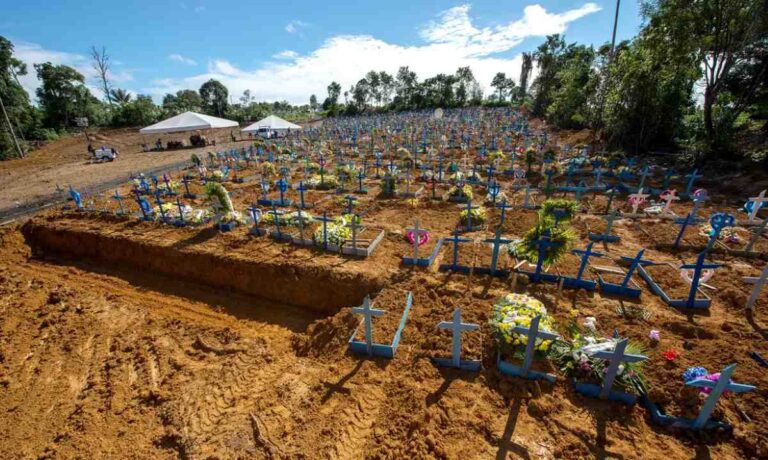 Cemiterio-mortos-pelo-covid-19-Foto-Alex-Pazuello-Semcom-Prefeitura-de-Manaus