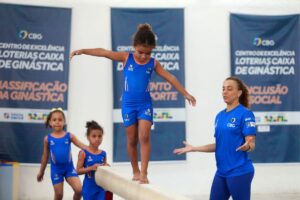 Criancas-praticando-ginastica-Foto-Joa-Souza-GOVBA