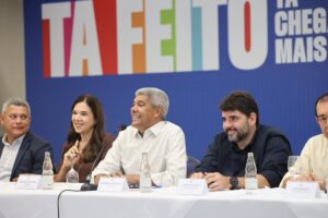 Em-reuniao-com-a-CDL-Governo-do-Estado-anuncia-investimentos-no-setor-produtivo-de-Feira-de-Santana-Foto-Wuiga-Rubini-GOVBA