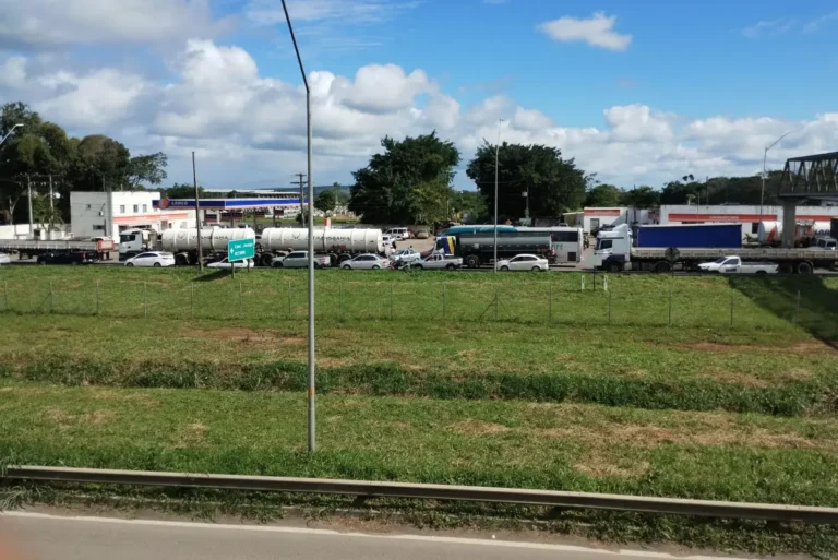 Engarrafamento-na-BR-324-ft-jefferson-araujo-acorda-cidade-1
