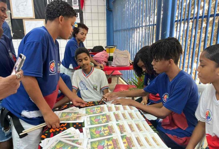 Estudantes-da-rede-estadual-lancam-revista-em-quadrinho-com-tematica-de-combate-ao-racismo