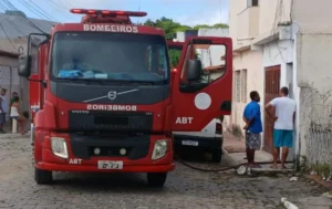 Incendio-em-Serrinha-mata-tres-criancas
