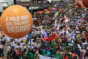 Marcha-Global-das-Mulheres-Negras-2025-Foto-Adriana-Medeiros-3-1