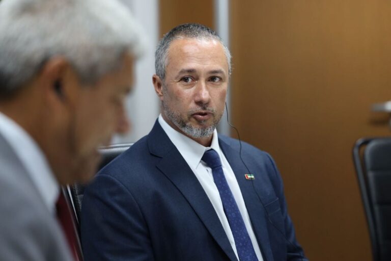 Reuniao-entre-governador-Acelen-e-embaixardo-dos-Emirados-Arabis-Unidos-foto-divulgacao-01