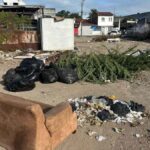 Terreno-baldio-vira-local-de-descarte-irregular-de-lixo-no-bairro-Estacao-Nova