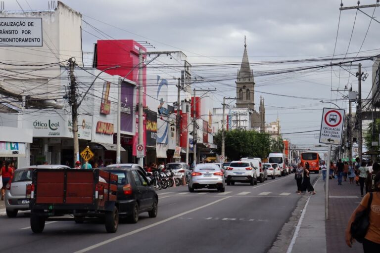 carro-veiculos-motoristas-transito-Avenida-Senhor-dos-Passos-em-Feira-de-Santana-foto-Jefferson-Araujo-Acorda-Cidade-