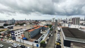 chuva-nuvem-predios-nublado-tempo-ruas-Feira-de-Santana-foto-Ed-Santos-Acorda-Cidade-
