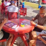 colecionadores-de-figirinhas-da-Copa-ft-ed-santos-acorda-cidade-4