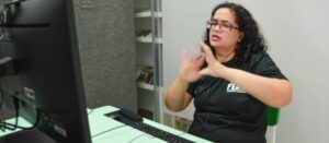 interprete-de-libras_-Foto-Sara-Silva-Secom