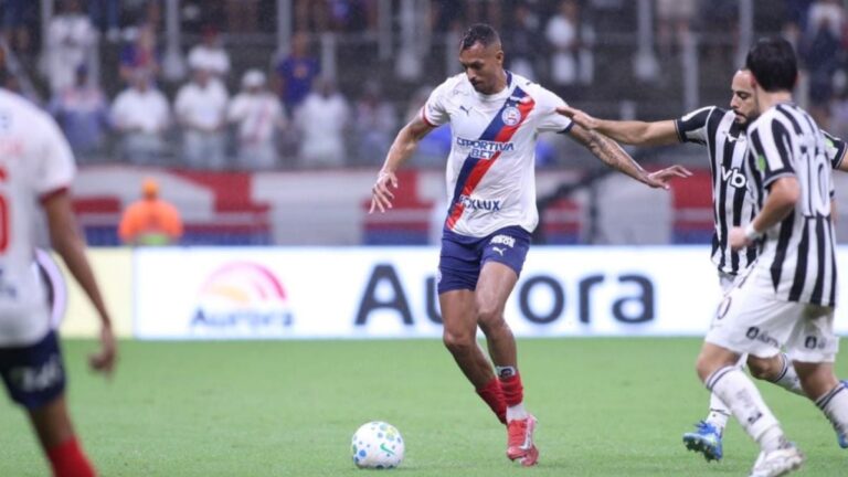 jogador-do-Bahia-foto-David-Duarte-em-campo-no-primeiro-tempo-Mauricia-da-Matta-Bahia-Noticias